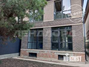 Дом 200м², 3-этажный, участок 3 сот.  