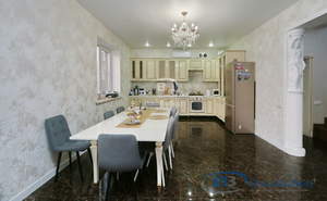 Дом 135м&sup2;, 2-этажный, участок 5 сот.  