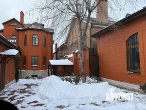 Дом 260м&sup2;, 2-этажный, участок 5 сот.  