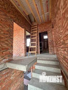 Дом 187м&sup2;, 2-этажный, участок 3 сот.  