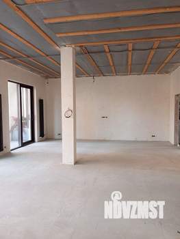 Дом 320м&sup2;, 2-этажный, участок 4 сот.  