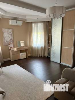 Дом 230м², 2-этажный, участок 3 сот.  