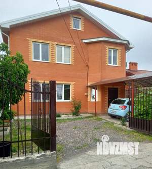 Дом 246м&sup2;, 2-этажный, участок 3 сот.  