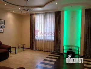 Дом 191м&sup2;, 3-этажный, участок 4 сот.  