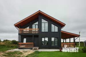 Дом 130м&sup2;, 2-этажный, участок 4 сот.  