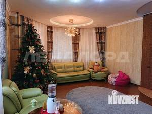 Дом 175м&sup2;, 2-этажный, участок 4 сот.  