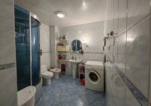 Дом 404м&sup2;, 2-этажный, участок 647 сот.  