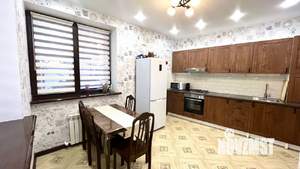 Дом 198м², 3-этажный, участок 3 сот.  