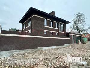 Дом 300м&sup2;, 3-этажный, участок 3 сот.  