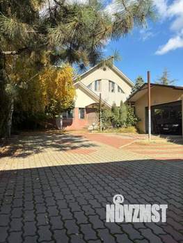 Дом 240м&sup2;, 2-этажный, участок 12 сот.  