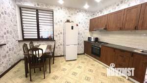 Дом 198м², 3-этажный, участок 3 сот.  