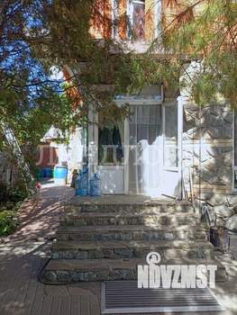 Дом 305м&sup2;, 2-этажный, участок 5 сот.  