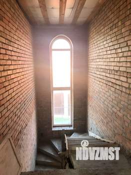 Дом 237м&sup2;, 2-этажный, участок 10 сот.  