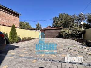 Дом 100м&sup2;, 2-этажный, участок 3 сот.  