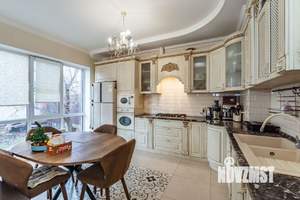 Дом 171м&sup2;, 2-этажный, участок 3 сот.  