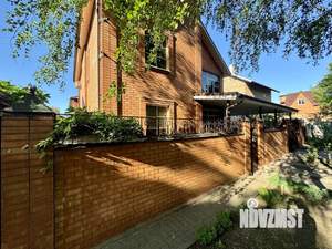 Дом 300м&sup2;, 2-этажный, участок 4 сот.  