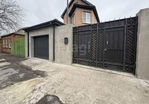 Дом 136м&sup2;, 3-этажный, участок 4 сот.  