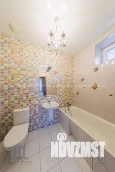 Коттедж 300м², 2-этажный, участок 6 сот.  