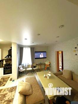 Дом 200м&sup2;, 3-этажный, участок 6 сот.  