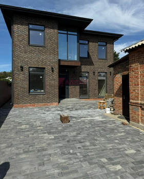 Дом 180м², 2-этажный, участок 4 сот.  