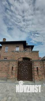 Дом 233м&sup2;, 2-этажный, участок 4 сот.  