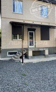 Дом 180м&sup2;, 2-этажный, участок 3 сот.  