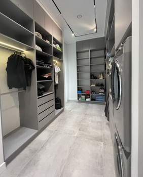 Дом 250м&sup2;, 2-этажный, участок 6 сот.  