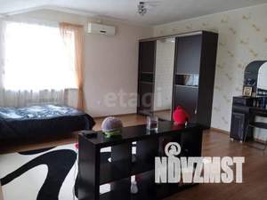 Дом 323м², 3-этажный, участок 10 сот.  