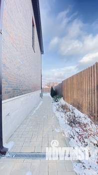 Дом 330м&sup2;, 3-этажный, участок 6 сот.  