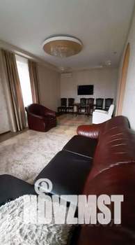 Дом 213м&sup2;, 3-этажный, участок 5 сот.  