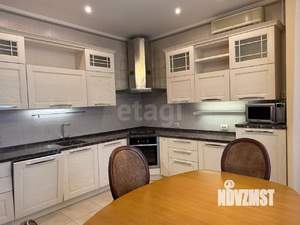 Дом 260м&sup2;, 2-этажный, участок 5 сот.  