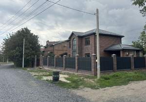 Дом 180м², 2-этажный, участок 5 сот.  