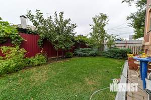 Дом 242м&sup2;, 2-этажный, участок 3 сот.  