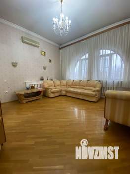 Дом 295м&sup2;, 2-этажный, участок 3 сот.  