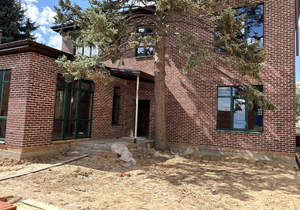 Дом 200м&sup2;, 2-этажный, участок 4 сот.  