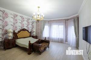 Дом 280м&sup2;, 3-этажный, участок 5 сот.  