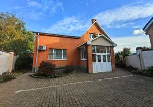 Дом 404м&sup2;, 2-этажный, участок 647 сот.  