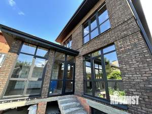 Дом 150м&sup2;, 2-этажный, участок 3 сот.  