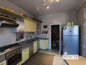 Дом 312м&sup2;, 3-этажный, участок 4 сот.  