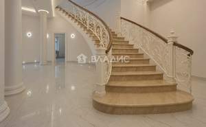 Дом 604м², 3-этажный, участок 761 сот.  