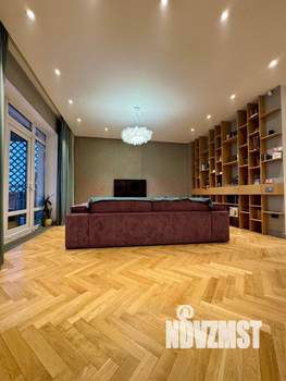 Дом 330м&sup2;, 2-этажный, участок 6 сот.  