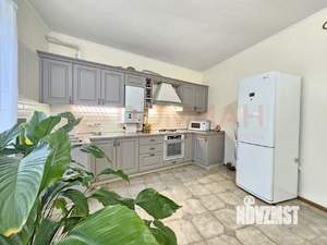 Дом 276м&sup2;, 1-этажный, участок 8 сот.  