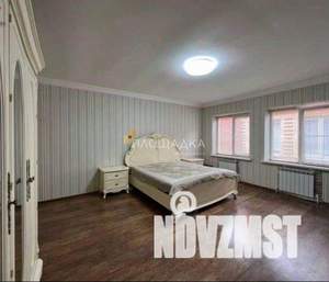 Дом 240м², 2-этажный, участок 3 сот.  