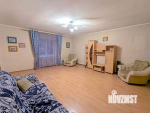 Дом 138м&sup2;, 2-этажный, участок 4 сот.  