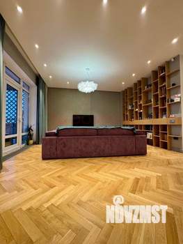 Дом 330м&sup2;, 2-этажный, участок 6 сот.  