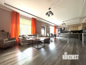 Дом 348м&sup2;, 2-этажный, участок 4 сот.  