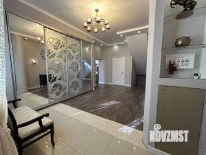 Дом 230м&sup2;, 3-этажный, участок 6 сот.  