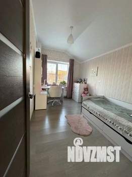 Дом 98м&sup2;, 2-этажный, участок 2 сот.  