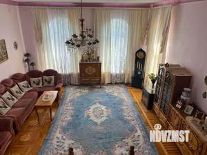 Дом 293м², 3-этажный, участок 4 сот.  