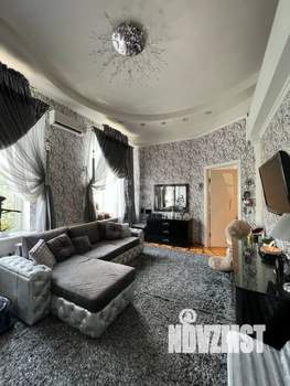 Дом 312м&sup2;, 3-этажный, участок 4 сот.  